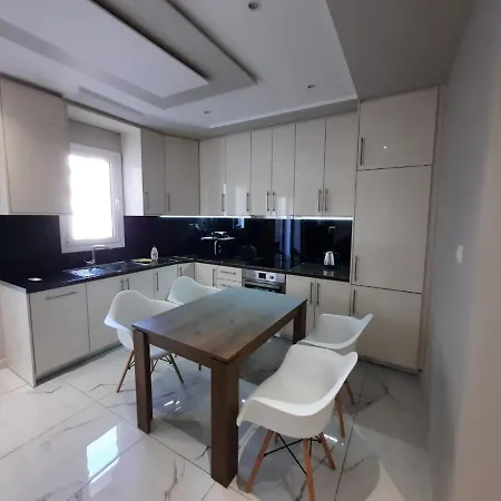 Agora Luxury 6 Apartment *