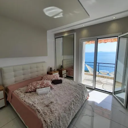 Agora Luxury 6